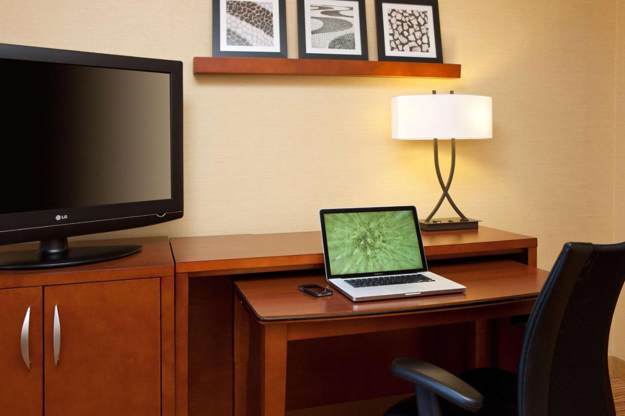 Best Western Plus Elgin - Chicago Hotel 3*